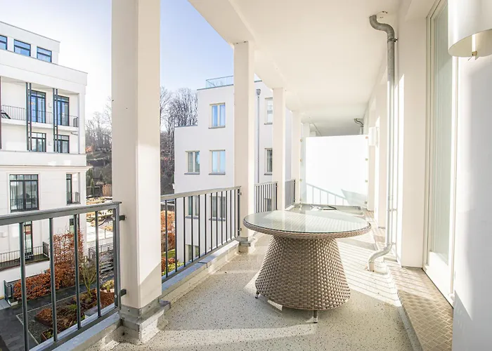 First Wolke 7 Daire *